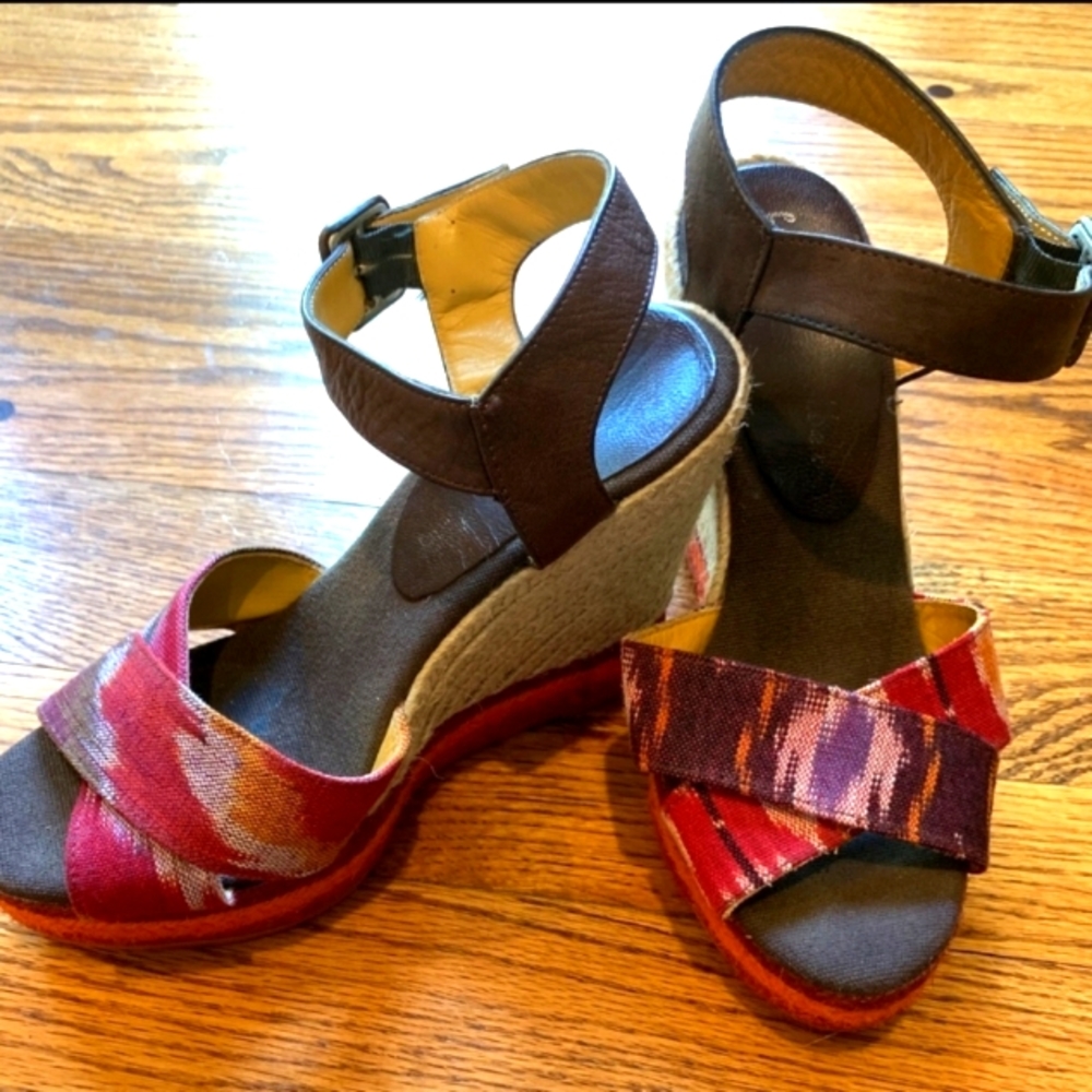 Bettye Muller Jo Jo Ikat Fruitwood Wedge Espadrille Sandals Made in Spain 37/7